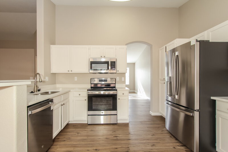 2,580/Mo, 824 E Rose Marie Ln Phoenix, AZ 85022 Kitchen View