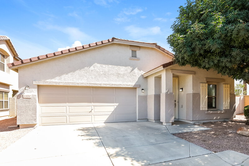 2,030/Mo, 1352 E Clifton Ave Gilbert, AZ 85295 Front View