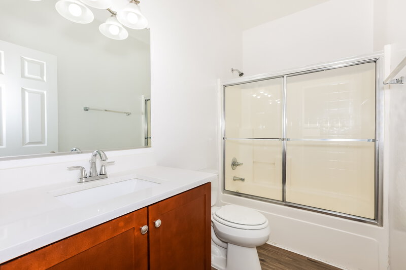 2,030/Mo, 1352 E Clifton Ave Gilbert, AZ 85295 Bathroom View