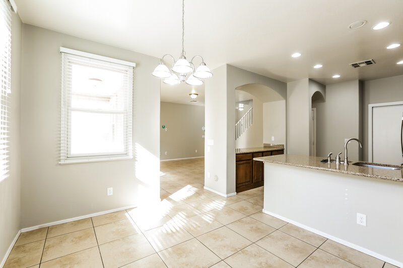 2,330/Mo, 2315 E Sunland Ave Phoenix, AZ 85040 Dining Room View