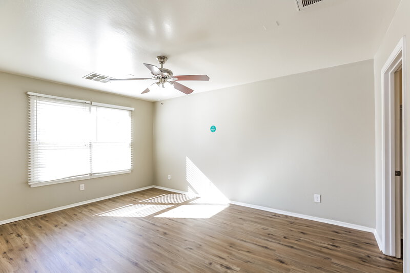 2,330/Mo, 2315 E Sunland Ave Phoenix, AZ 85040 Main Bedroom View