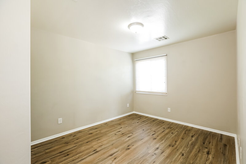 2,330/Mo, 2315 E Sunland Ave Phoenix, AZ 85040 Bedroom View 2