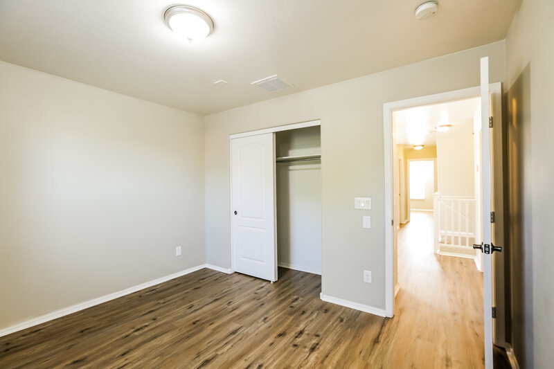 2,330/Mo, 2315 E Sunland Ave Phoenix, AZ 85040 Bedroom View 3