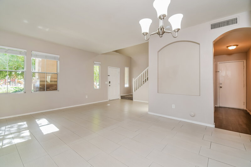 2,200/Mo, 1469 S Hawk Ln Gilbert, AZ 85296 Dining Room View