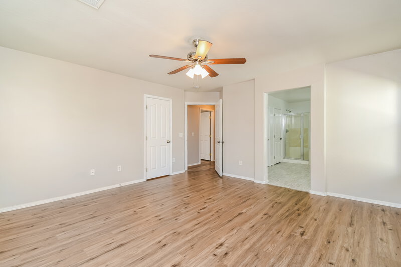 2,200/Mo, 1469 S Hawk Ln Gilbert, AZ 85296 Main Bedroom View 2