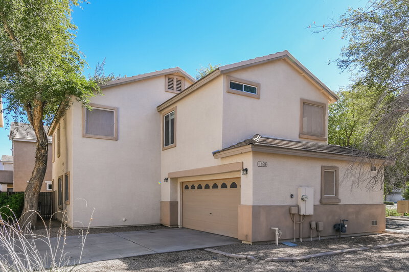 2,200/Mo, 1469 S Hawk Ln Gilbert, AZ 85296 Rear View 2