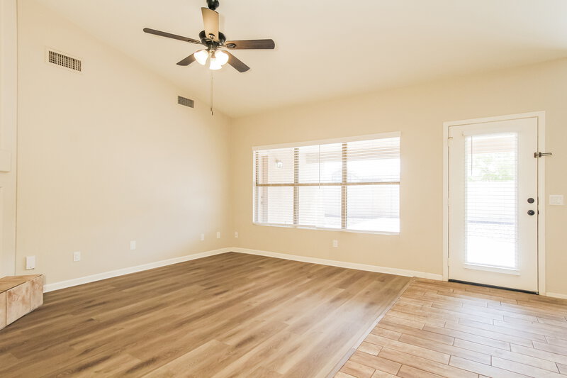 2,280/Mo, 17205 N Chance Dr Surprise, AZ 85374 Living Room View