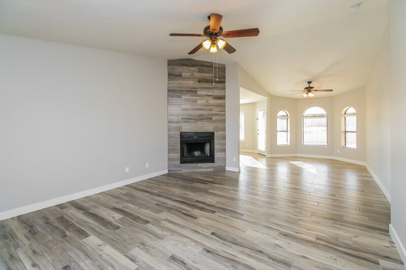 2,705/Mo, 17043 E El Pueblo Blvd Fountain Hills, AZ 85268 Living Room View 2