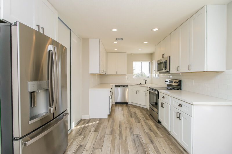 2,705/Mo, 17043 E El Pueblo Blvd Fountain Hills, AZ 85268 Kitchen View 2