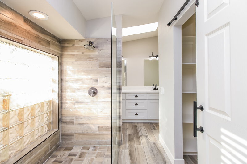 2,705/Mo, 17043 E El Pueblo Blvd Fountain Hills, AZ 85268 Main Bathroom View