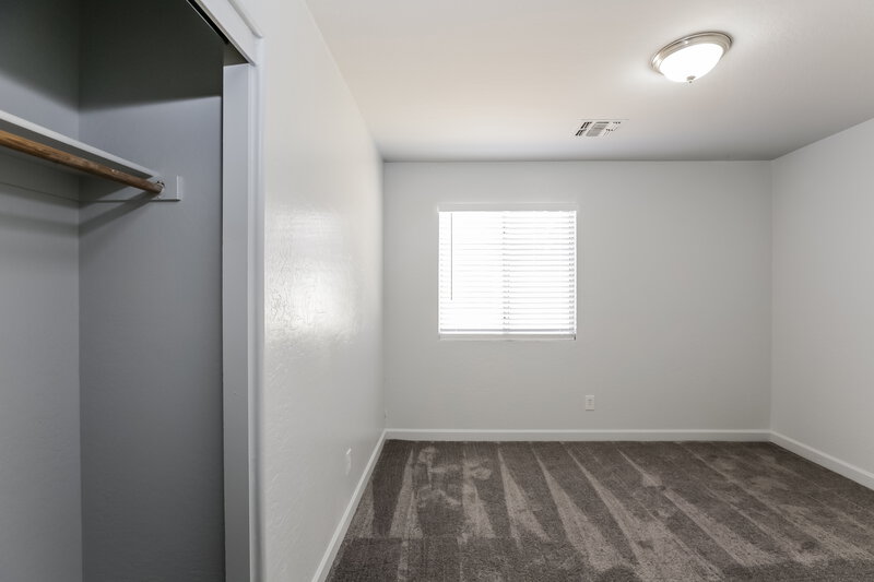 2,075/Mo, 6417 W Magnolia St Phoenix, AZ 85043 Bedroom View
