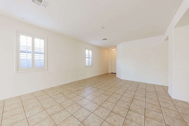 2,100/Mo, 39511 N Prairie Ln Phoenix, AZ 85086 Living Room View 2