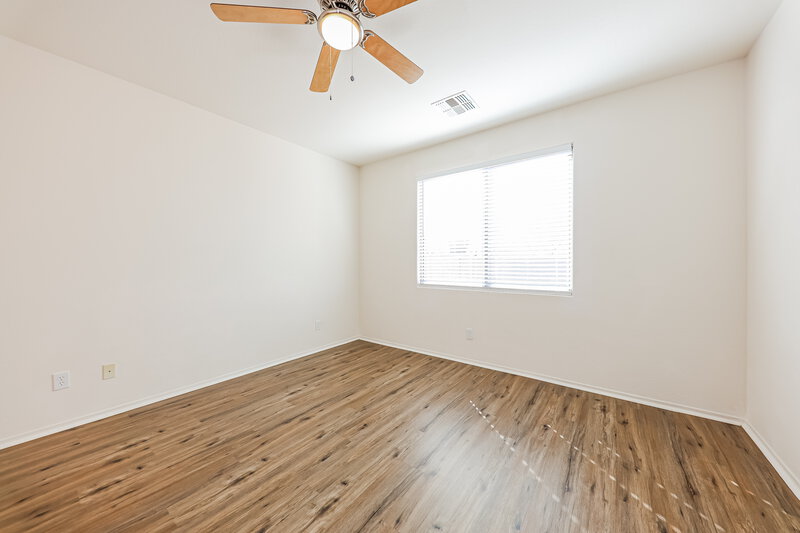 2,100/Mo, 39511 N Prairie Ln Phoenix, AZ 85086 Main Bedroom View