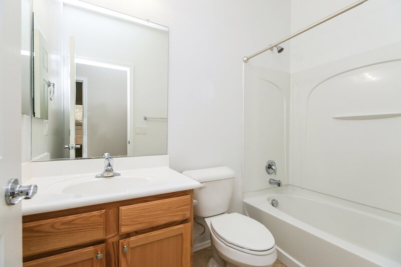 2,285/Mo, 2694 E Hickory St Gilbert, AZ 85298 Bathroom View