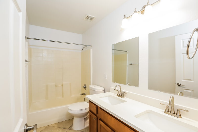 2,710/Mo, 4428 W St Anne Ave Laveen, AZ 85339 Bathroom View
