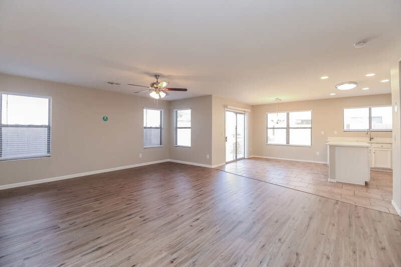 1,920/Mo, 2229 E 35th Ave Apache Junction, AZ 85119 Living Room View 2