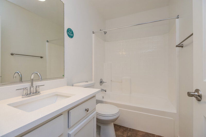 1,920/Mo, 2229 E 35th Ave Apache Junction, AZ 85119 Bathroom View