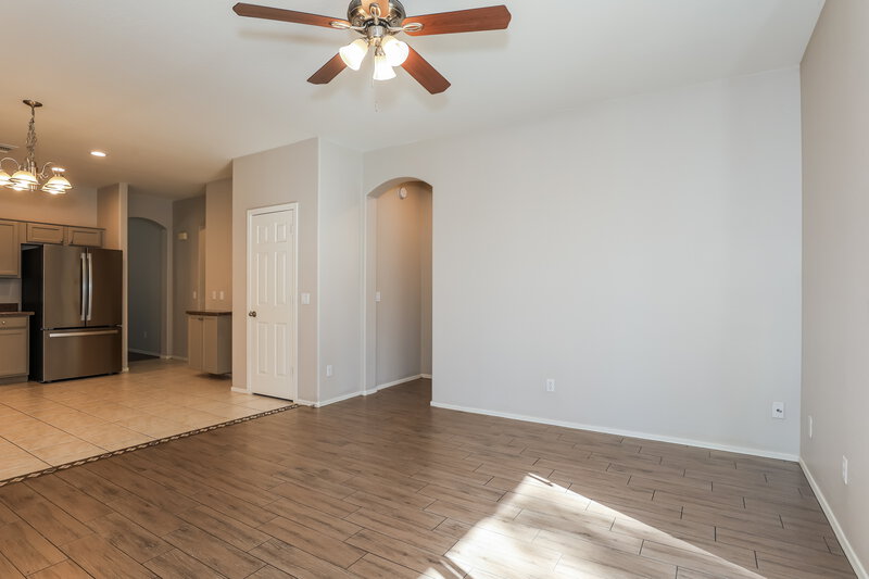 2,035/Mo, 2427 E Glass Ln Phoenix, AZ 85042 Family Room View