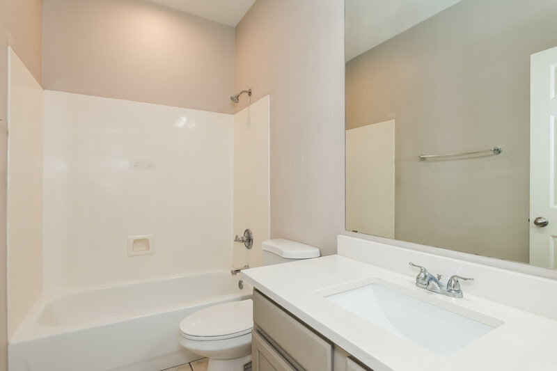 2,035/Mo, 2427 E Glass Ln Phoenix, AZ 85042 Bathroom View