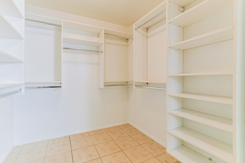 1,760/Mo, 1505 E Lakeview Dr San Tan Valley, AZ 85143 Walk In Closet View