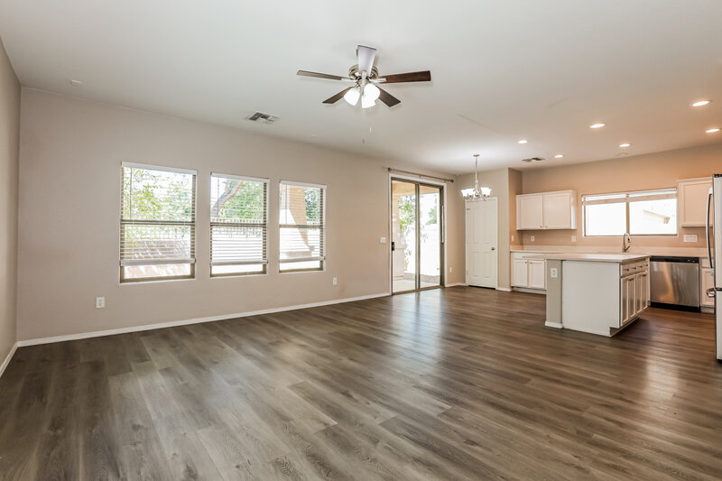 2,400/Mo, 21160 E Munoz St Queen Creek, AZ 85142 Living Room View 3