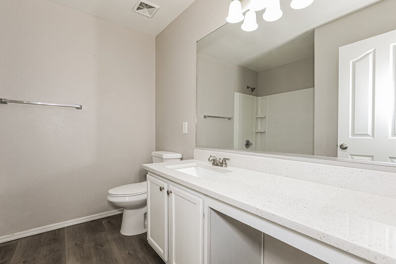 2,400/Mo, 21160 E Munoz St Queen Creek, AZ 85142 Bathroom View