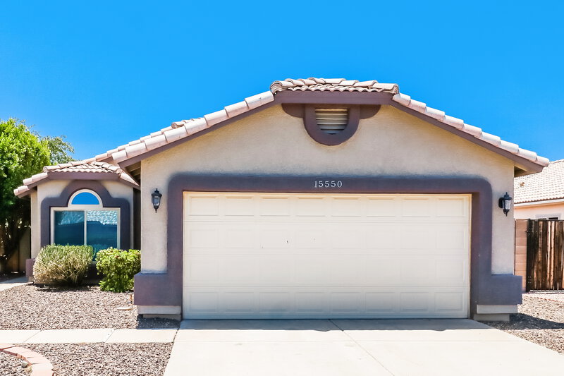 1,975/Mo, 15550 N Ulrich Way Surprise, AZ 85374 External View