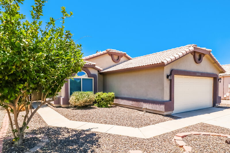 1,975/Mo, 15550 N Ulrich Way Surprise, AZ 85374 Front View