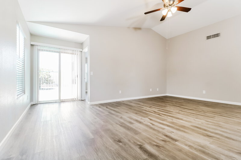 1,975/Mo, 15550 N Ulrich Way Surprise, AZ 85374 Living Room View