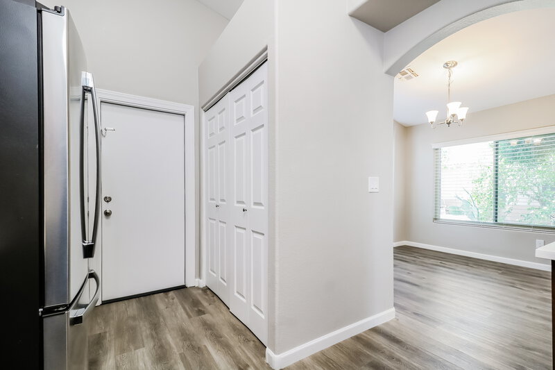 1,975/Mo, 15550 N Ulrich Way Surprise, AZ 85374 Breakfast Nook View