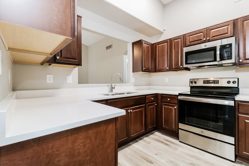 1,975/Mo, 15550 N Ulrich Way Surprise, AZ 85374 Kitchen View