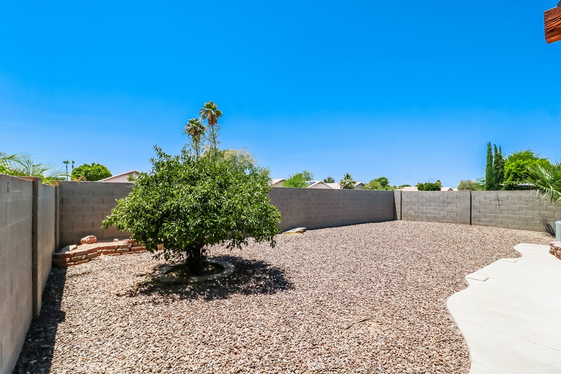 1,975/Mo, 15550 N Ulrich Way Surprise, AZ 85374 Exterior View