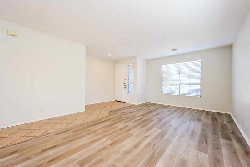 2,165/Mo, 2621 W Medinah Way Anthem, AZ 85086 Living Room View 2