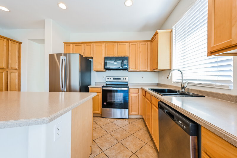 2,165/Mo, 2621 W Medinah Way Anthem, AZ 85086 Kitchen View