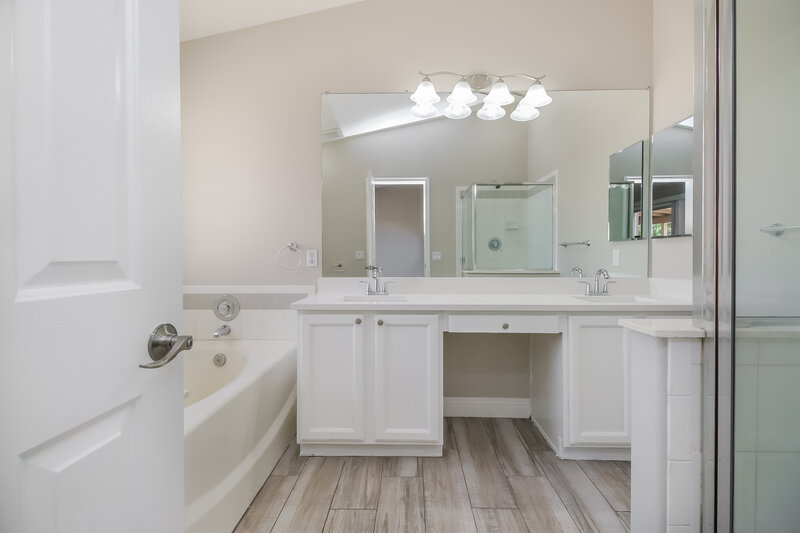 2,285/Mo, 6246 E Portia St Mesa, AZ 85215 Main Bathroom View