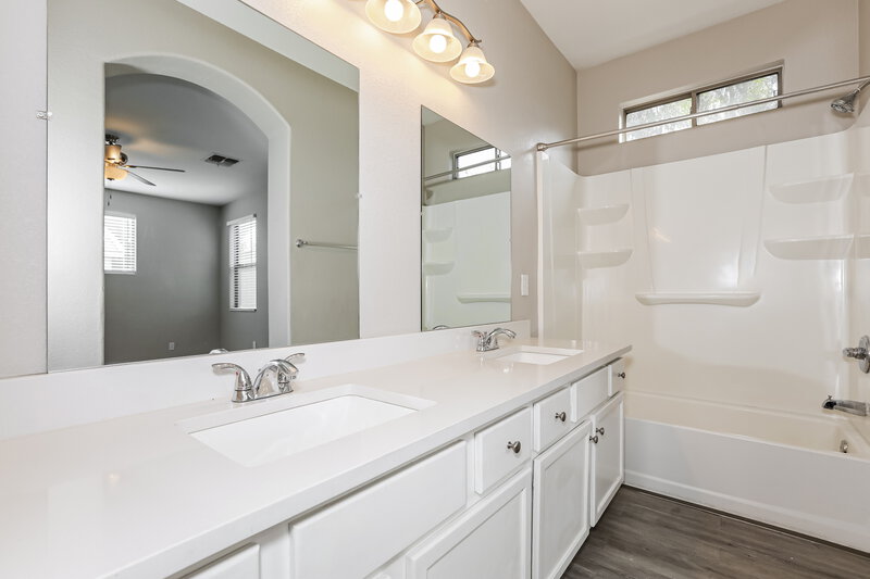 2,090/Mo, 1225 S Mansard Mesa, AZ 85209 Main Bathroom View