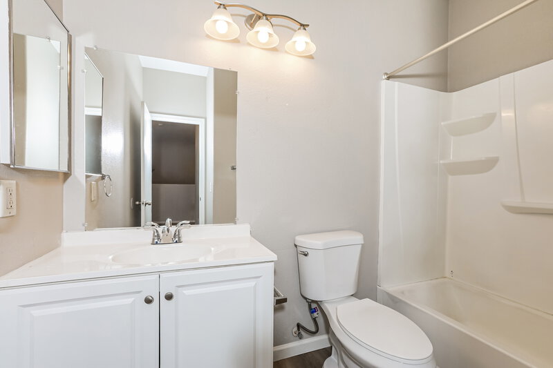 2,090/Mo, 1225 S Mansard Mesa, AZ 85209 Bathroom View