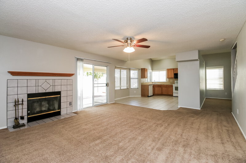 2,325/Mo, 441 S Maple 159 Mesa, AZ 85206 Dining Room View