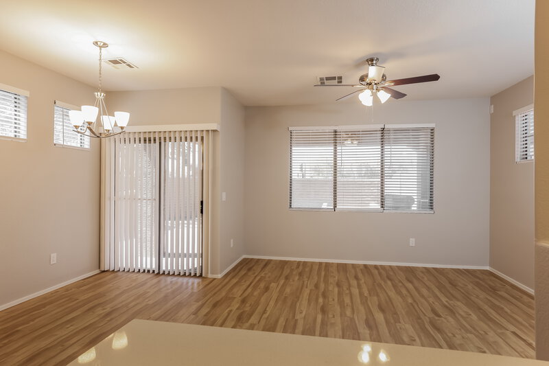 2,580/Mo, 21808 N 40th Pl Phoenix, AZ 85050 Living Room View