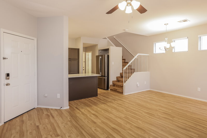 2,580/Mo, 21808 N 40th Pl Phoenix, AZ 85050 Living Room View 3