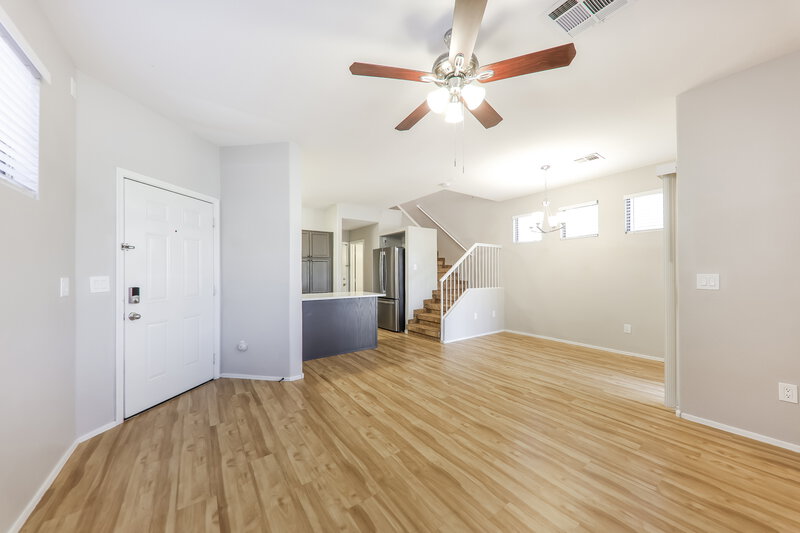 2,300/Mo, 21808 N 40th Pl Phoenix, AZ 85050 Living Room View 3