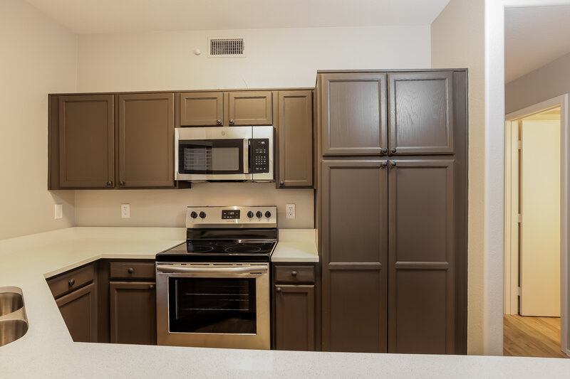 2,580/Mo, 21808 N 40th Pl Phoenix, AZ 85050 Kitchen View 3