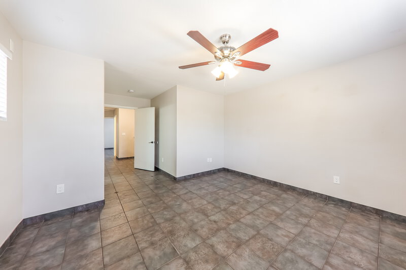 2,300/Mo, 21808 N 40th Pl Phoenix, AZ 85050 Main Bedroom View 2