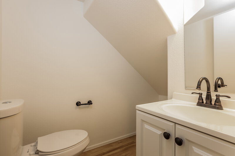 2,580/Mo, 21808 N 40th Pl Phoenix, AZ 85050 Bathroom View