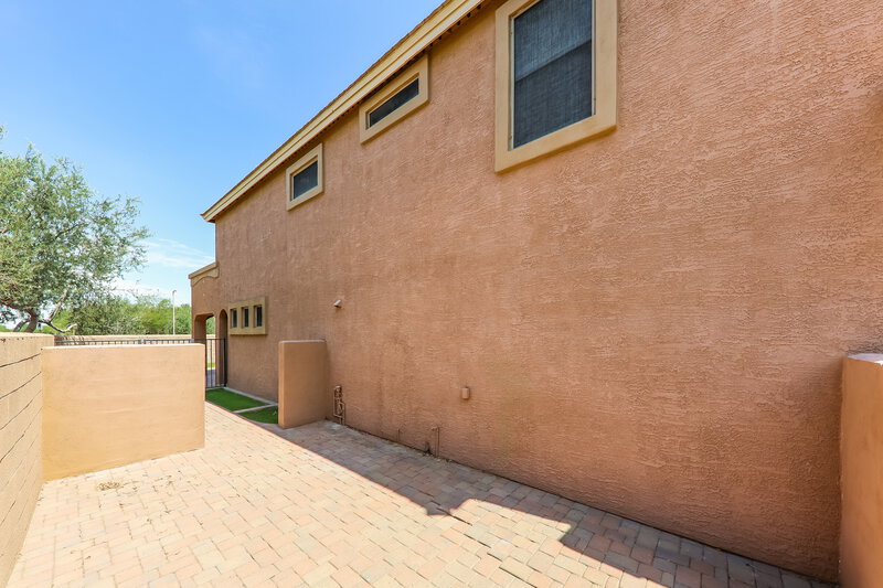 2,300/Mo, 21808 N 40th Pl Phoenix, AZ 85050 Side View