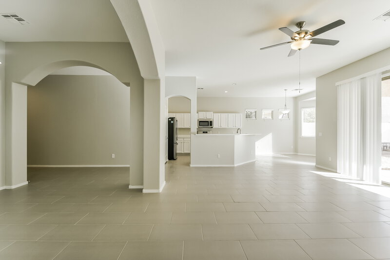 2,525/Mo, 6805 W Lariat Ln Peoria, AZ 85383 Living Room View 2