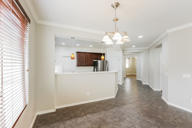 2,100/Mo, 6806 W Evergreen Terrace Peoria, AZ 85383 Dining Room View 2