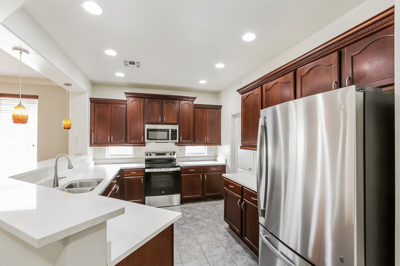 2,100/Mo, 6806 W Evergreen Terrace Peoria, AZ 85383 Kitchen View