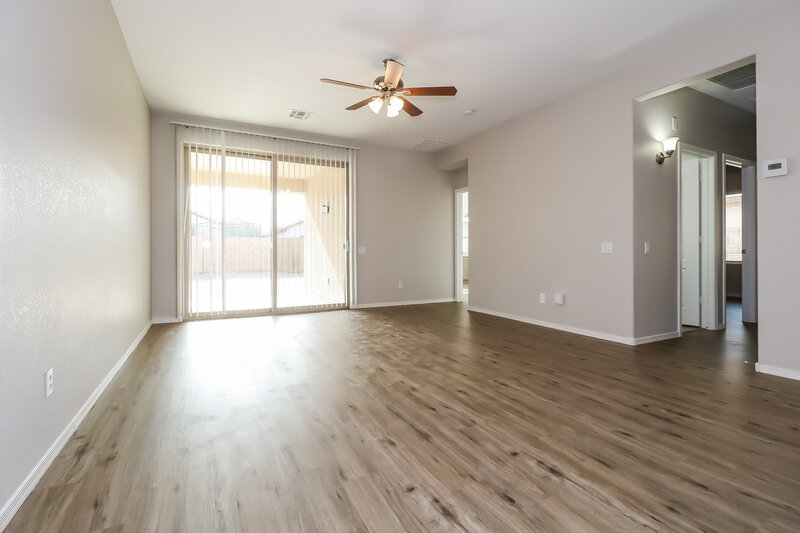 1,750/Mo, 11617 W Hill Dr Avondale, AZ 85323 Living Room View