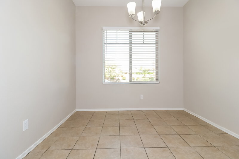 1,750/Mo, 11617 W Hill Dr Avondale, AZ 85323 Dining Room View